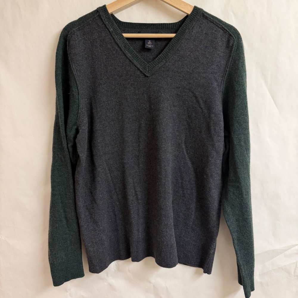 Banana Republic Extra Fine Merino Wool V-Neck Sweater XL Tall Grey Green Preppy‎